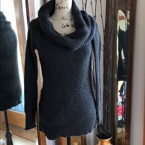 American Eagle Outfitters Sweater